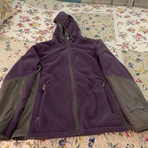 Women’s hoodie size medium  2 zippered pockets. Great for football games!